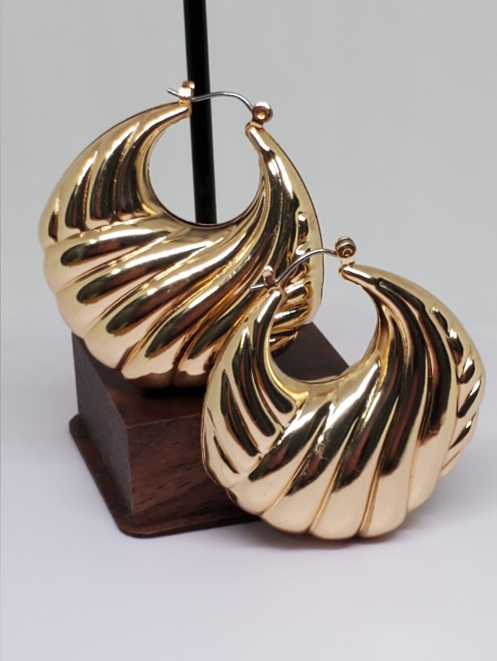 NEW! 14K Gold Plated Stunning Retro-Vintage Twisted Hoop Earrings
